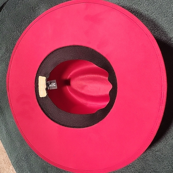 Hats N Roses - Picture 3 of 4